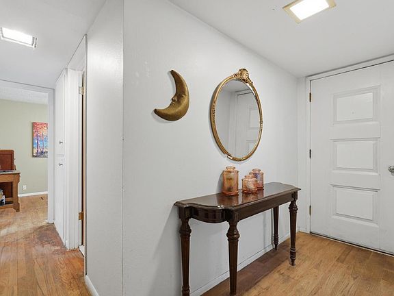 4th image of 348 Florimond Dr