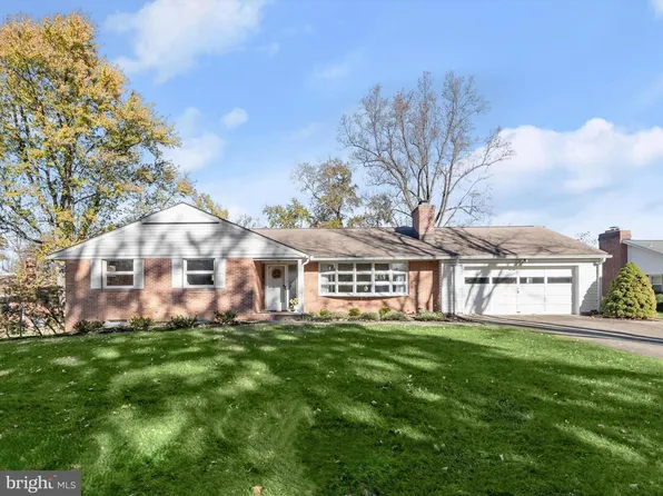 2925 Summit Cir, Ellicott City, MD 21043