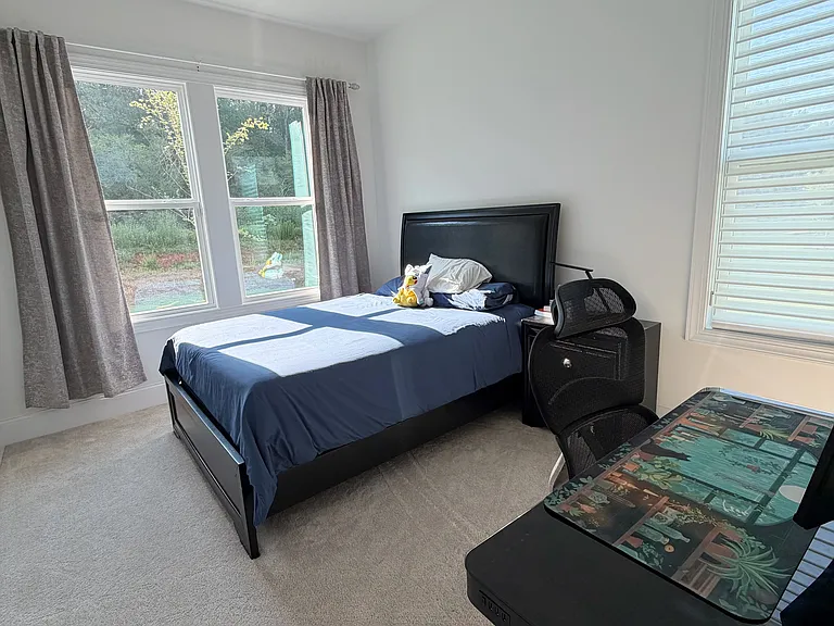 6950 Pond View Dr #1 — Photo 2