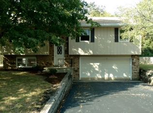 7618 Lucy Dr, Wonder Lake, IL 60097