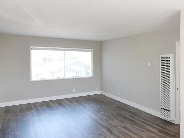 3208 Nevin Ave — Photo 8