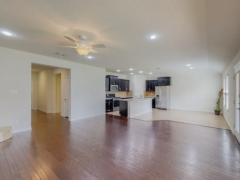 8100 Horseman Rd — Photo 6