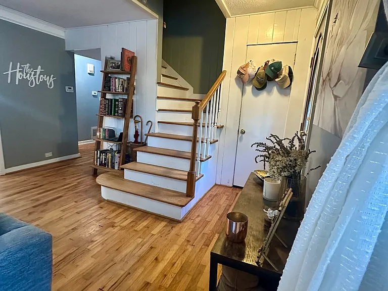 510 Fairlawn Cir — Photo 18
