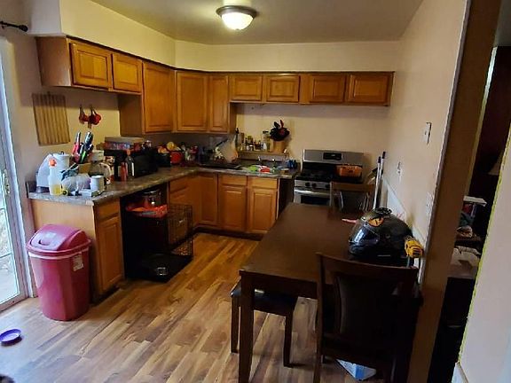 3rd image of 226 Eastwood Dr