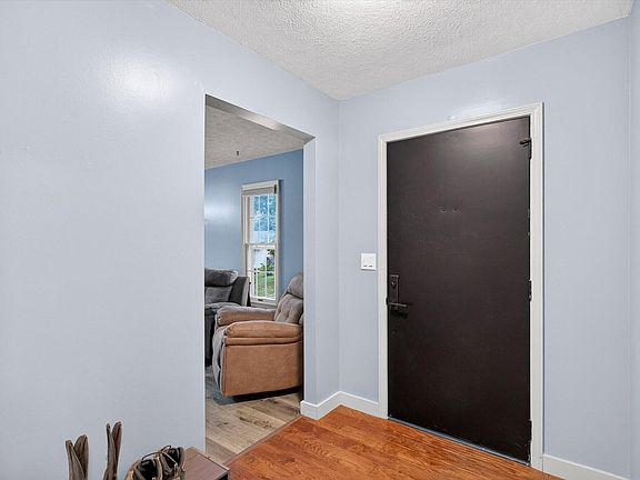 3rd image of 1200 E Summerhill Street