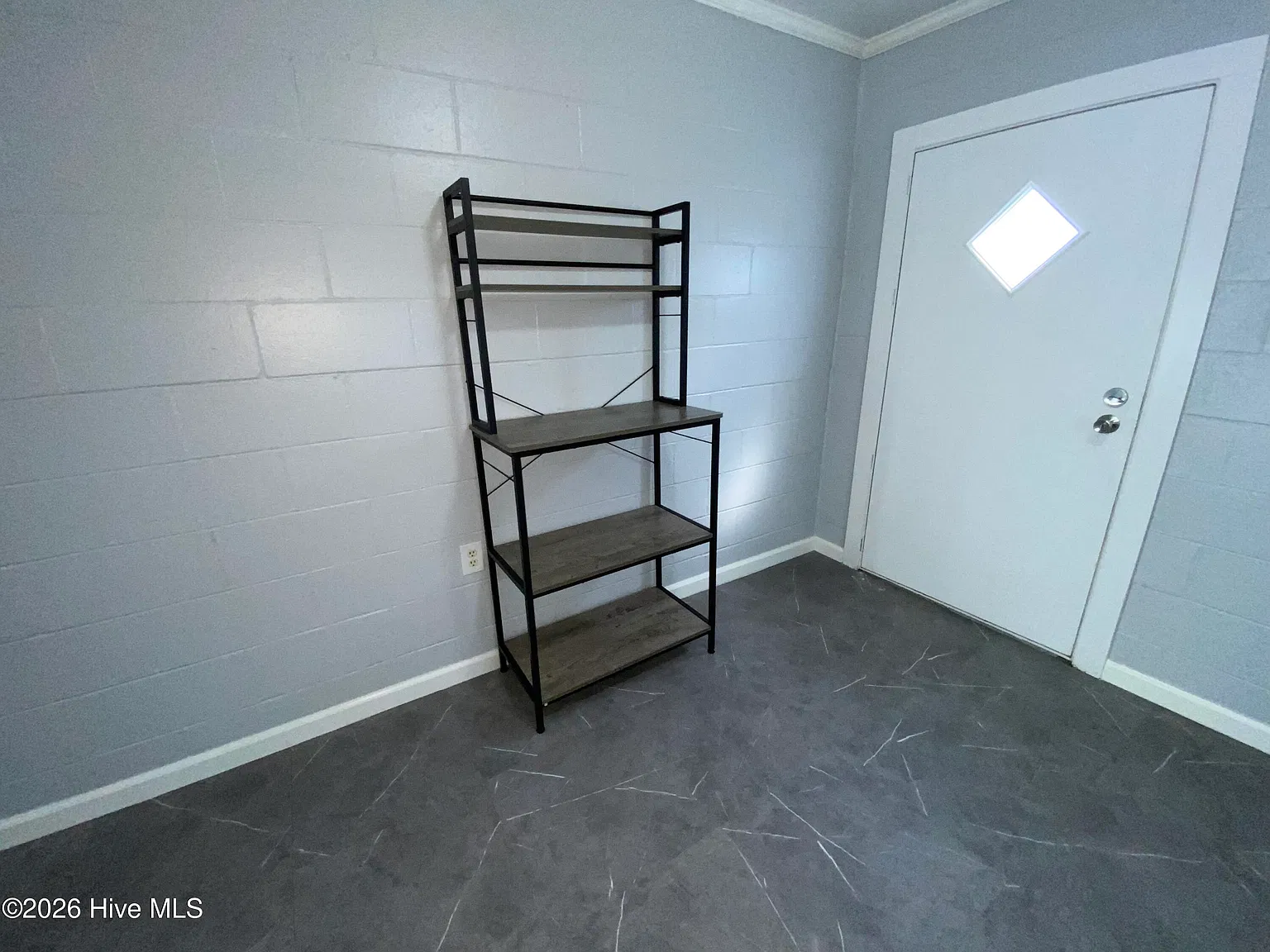 1 bed, 1.0 bath, $800 — Photo 3