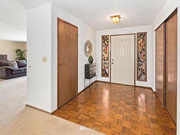 5th image of 13314 17th Ave NE