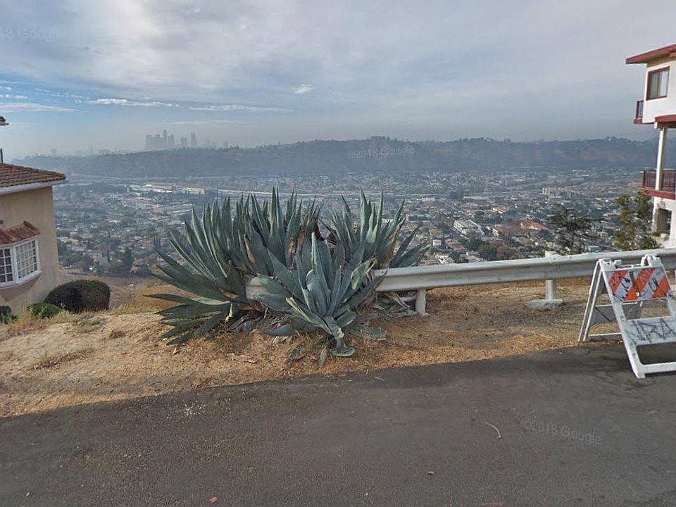2nd image of 428 Crane Blvd