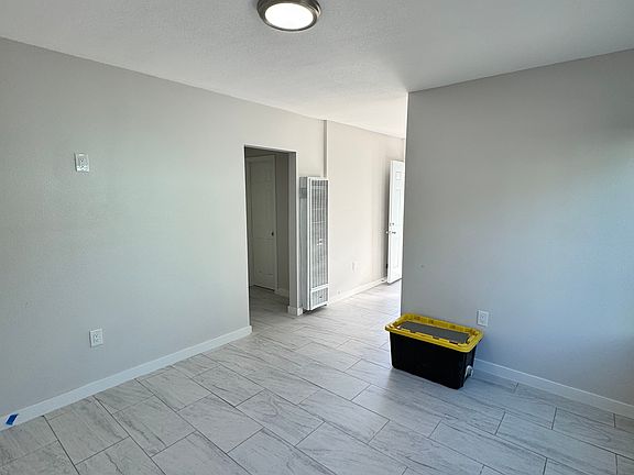 4th image of 4507 Hooper Ave #1/4