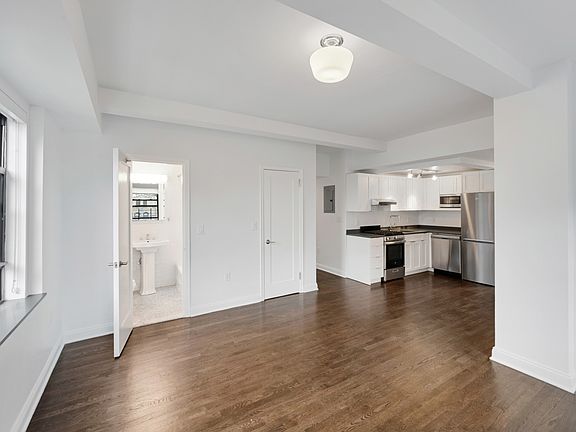 4th image of 253 W 72nd St APT 1704