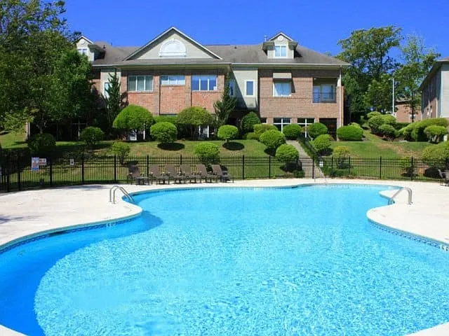 Kings Pointe Apartments — Photo 4