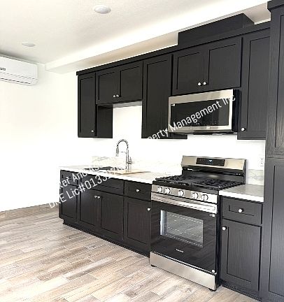 5th image of 701 Jubilee Ct