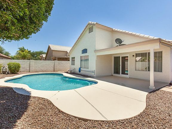 Backyard with Desert Landscaping
