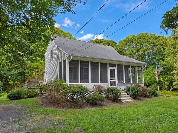 30 Earle Dr, North Kingstown, RI 02852