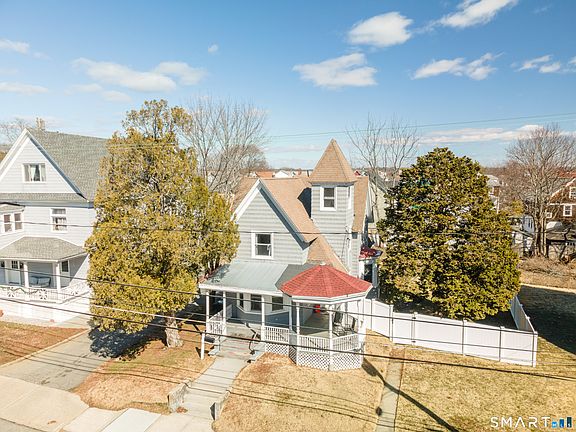 3rd image of 163 Willetts Avenue