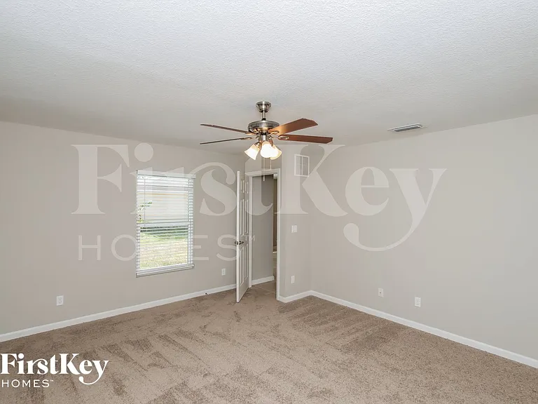 530 Ortega St SE — Photo 8