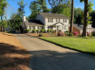 822 Pebble Dr, Greensboro, NC 27410