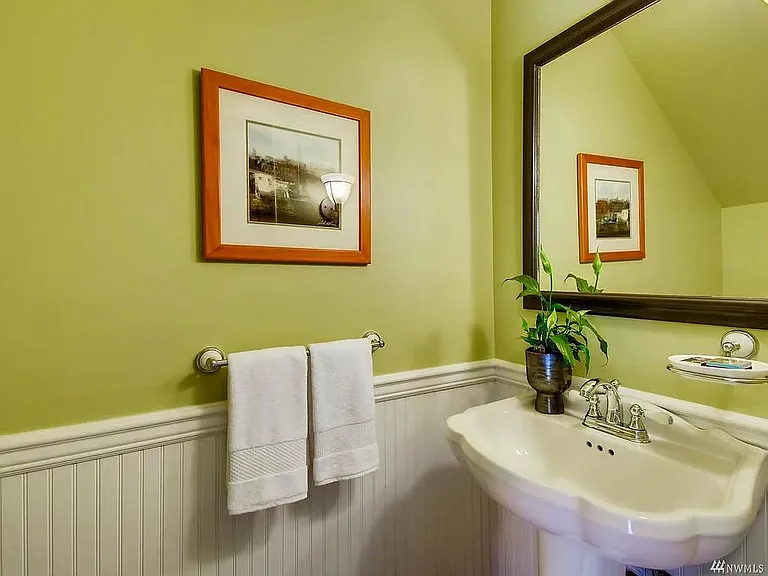 1420 Bellevue Way SE #4 — Photo 9