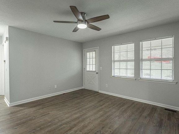 4th image of 210 Trenton St