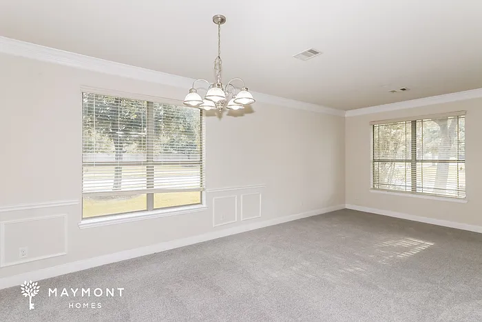 26049 Kingshill Dr — Photo 5