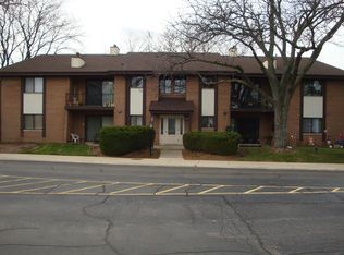 2300 83rd St APT 108, Woodridge, IL 60517