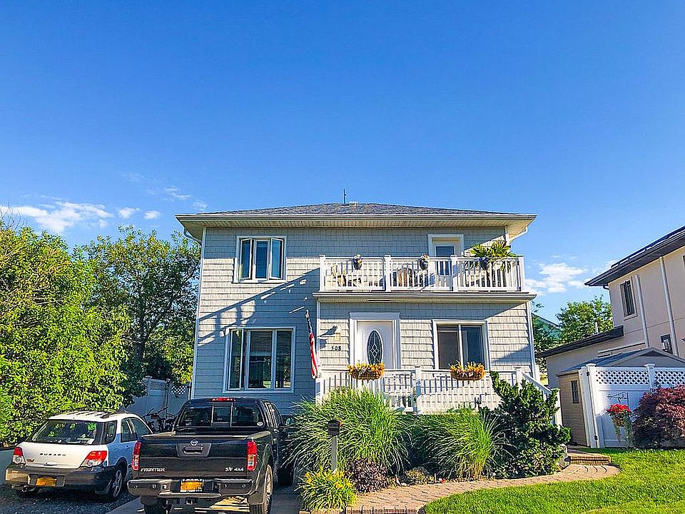 1st image of 508 E Bay Dr