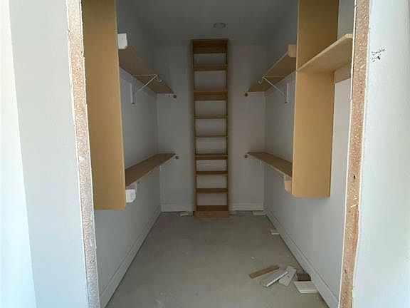 4th image of 5938 Bear Creek Dr E