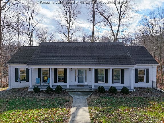 2nd image of 220 Woodlomond Way