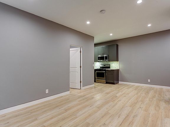 4th image of 7229 Willoughby Ave APT 6