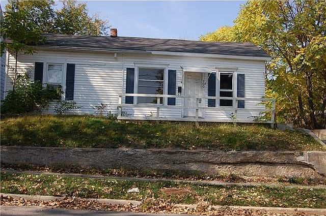 2nd image of 700 Summit St
