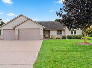 W5985 Sweet William Dr, Appleton, WI 54915