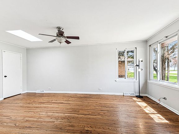 4th image of 406 W Windsor Ave