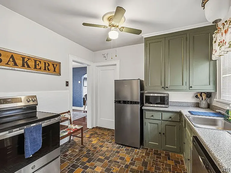 44 Rand Ave #2 — Photo 6