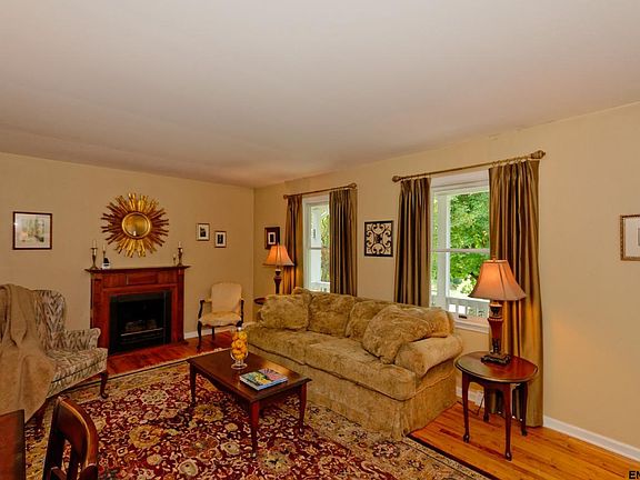 2nd image of 25 Crawford Dr