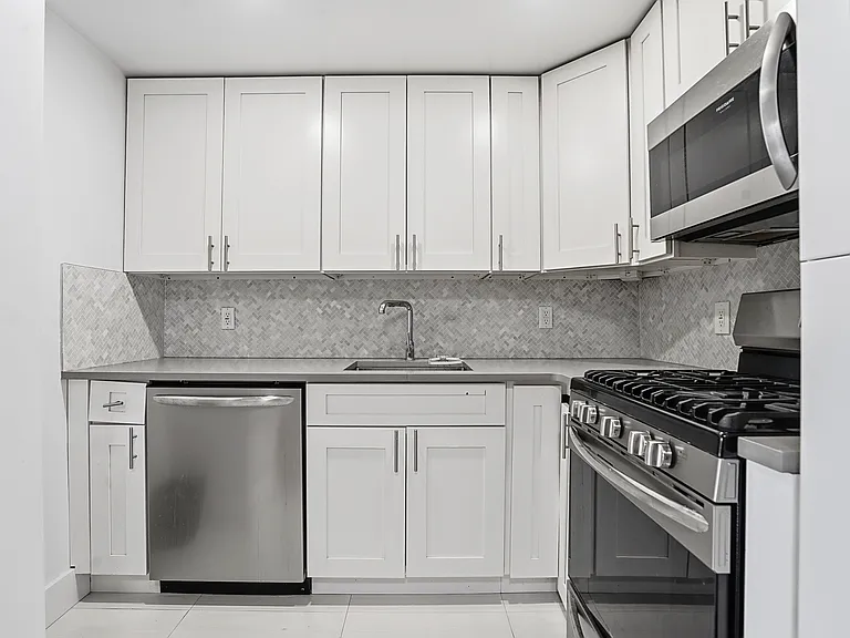 784 Columbus Ave #2L — Photo 8