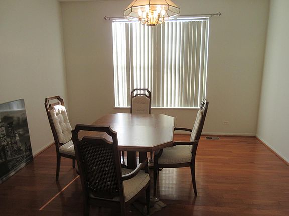 2nd image of 816 Linden Cir