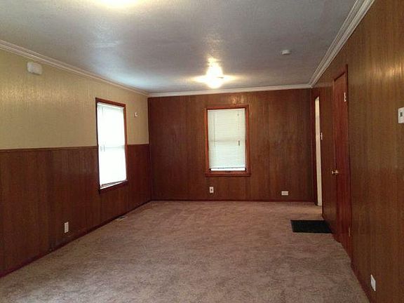 2nd image of 301 Topping Ave