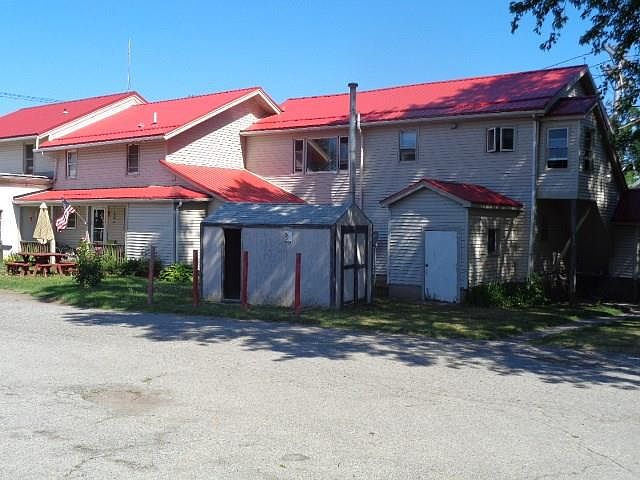 2nd image of 1712 Lake Rd