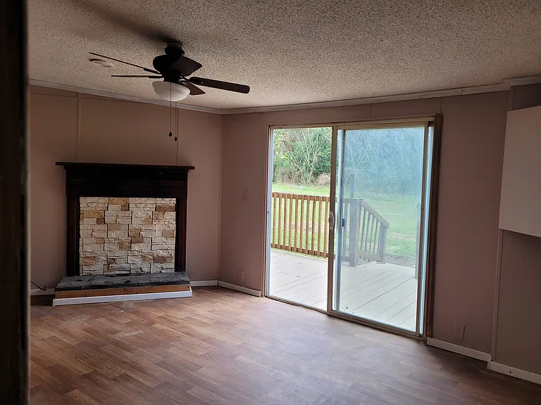 1038 Viking Ct — Photo 5