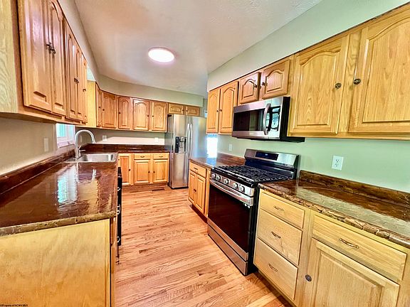 4th image of 125 Jarrett Dr