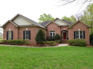 2801 Lunsford Pl, Summerfield, NC 27358