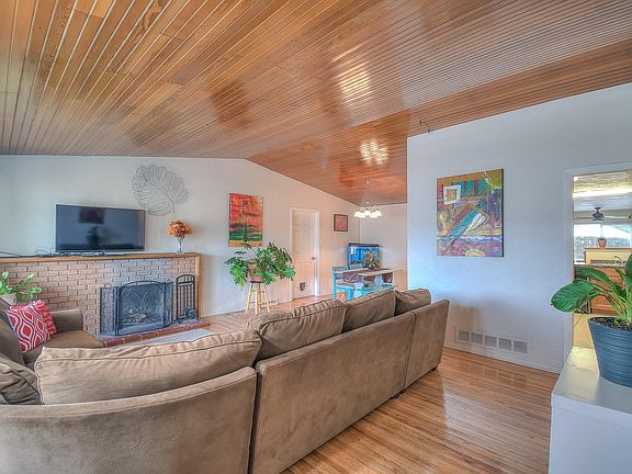 4th image of 6859 Mossman Pl NE