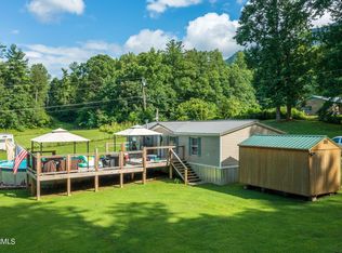 105 Lail Ln, Townsend, TN 37882