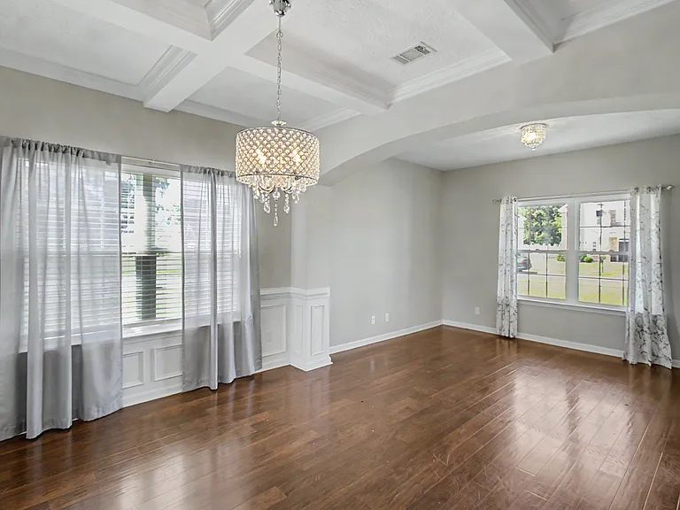 976 Oak Crest Dr — Photo 5