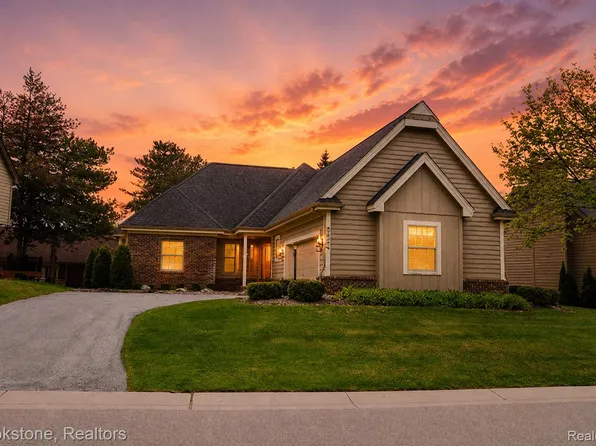5624 Northcrest Xing, Clarkston, MI 48346
