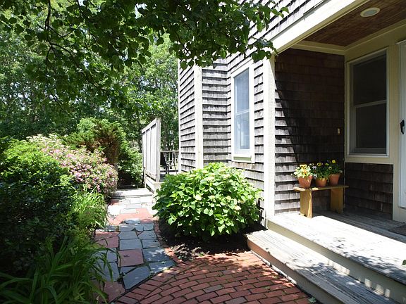 2nd image of 24 Wildflower Lane