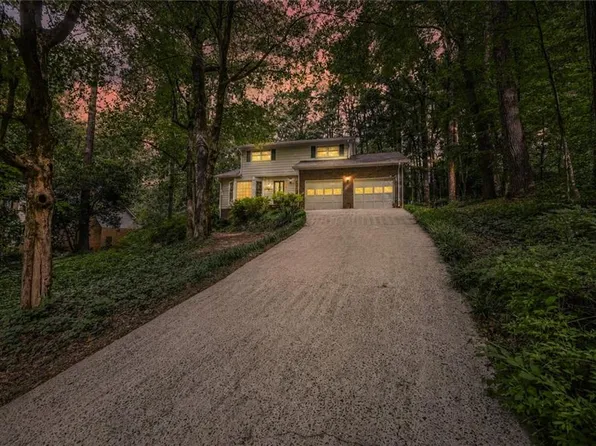 4649 Montauk Rd, Lilburn, GA 30047