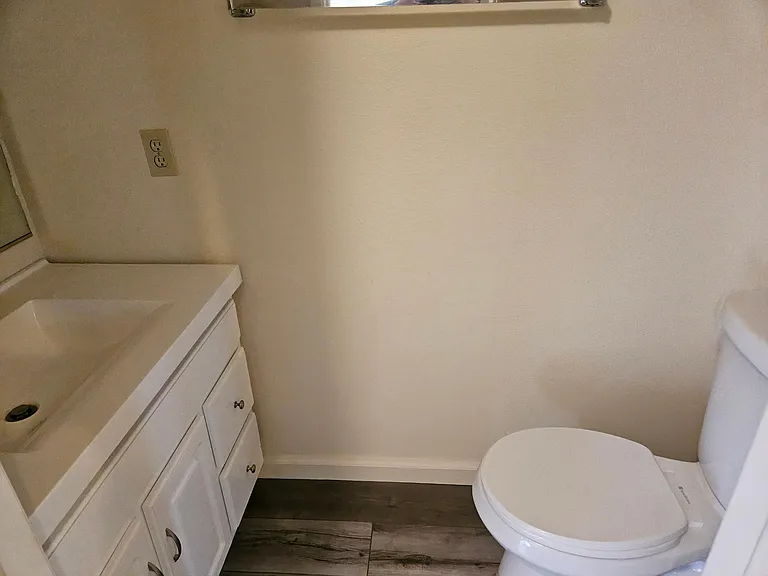 20351 Greenview Dr — Photo 10
