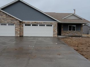 2622 Ridgewood St #A, Menomonie, WI 54751