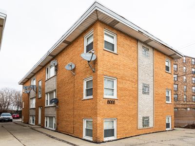 8000 Grand Ave APT 2N, River Grove, IL, 60171